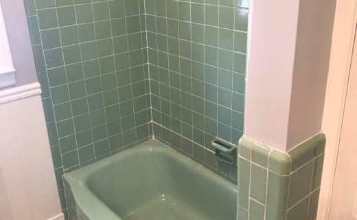 Green tub & tile before