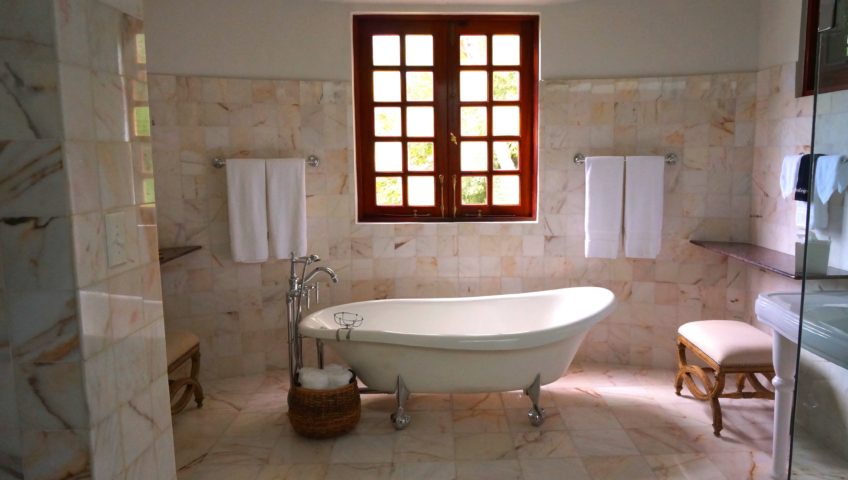 Should You Refinish Reglaze Or, How Do You Reglaze A Bathtub Yourself