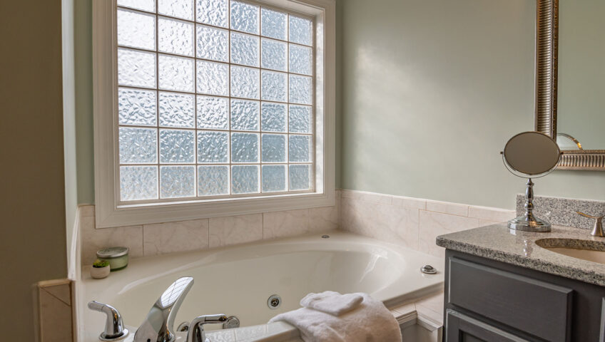 Should You Refinish Reglaze Or Replace Your Bathtub