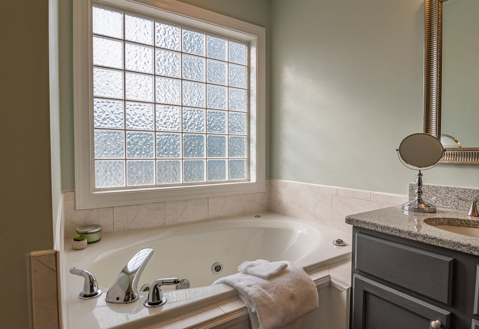 Should You Refinish Reglaze Or, What Is The Difference Between Bathtub Refinishing And Reglazing